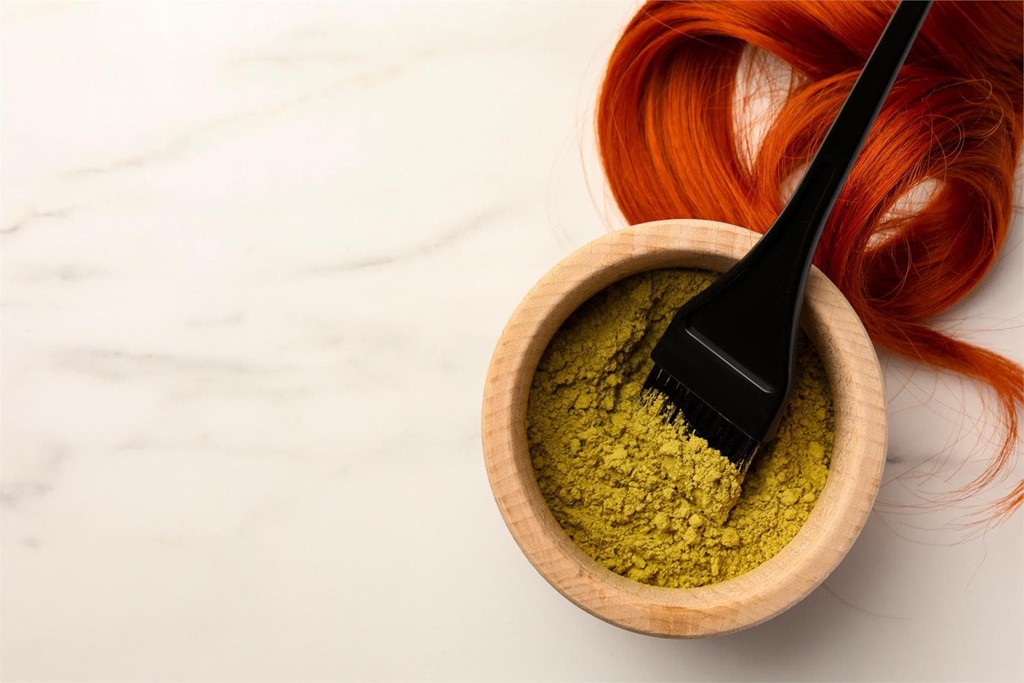 Tendencias en coloración natural: descubriendo colores y técnicas de moda sin comprometer la salud